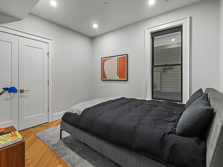 760 E Broadway #2 — Photo 7