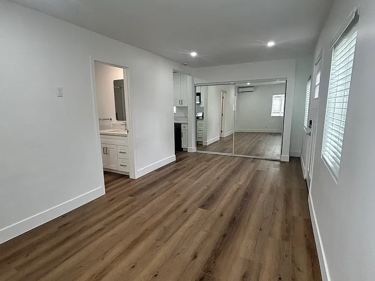 1022 Tait St #B — Photo 2