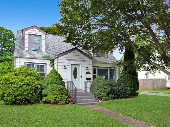 72 Hayes Drive, Milford, CT 06460