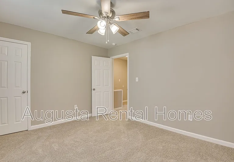 148 Chalet North Ct #148 — Photo 23