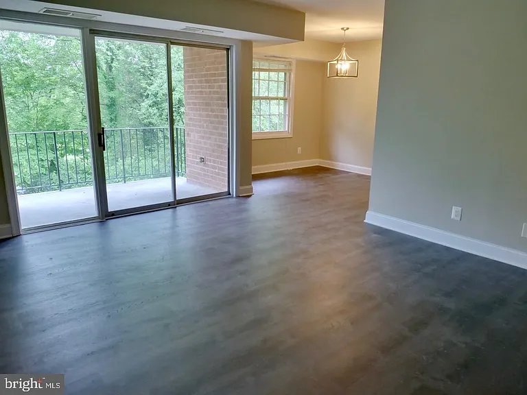 3874 Lyndhurst Dr #302 — Photo 8