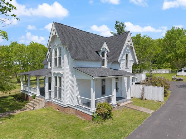 201 Knob Creek Rd, Wartrace, TN 37183