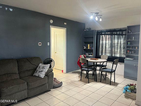 4th image of 513 Regan St