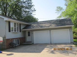 2208 N McMullen Rd, Bartonville, IL 61607