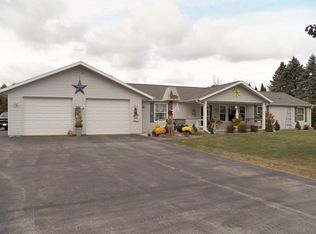 5424 Sampe Rd, Manitowoc, WI 54220