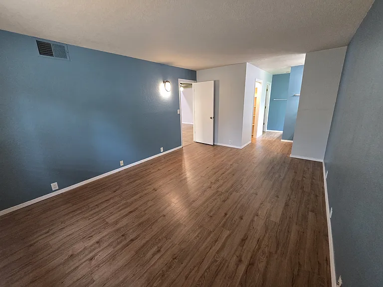 10800 Pennyback Park Dr NE — Photo 2