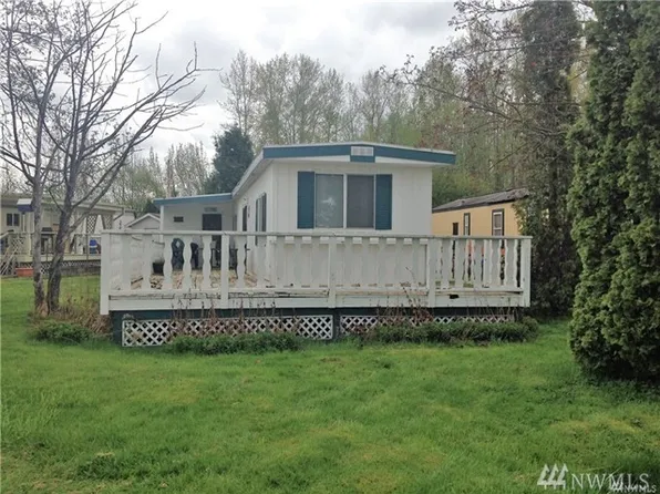 7518 Sunset Dr, Blaine, WA 98230