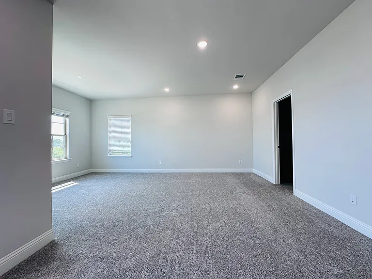 7017 Sunset Blvd — Photo 19