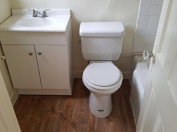 4th image of 338 N New Hampshire Ave APT 12