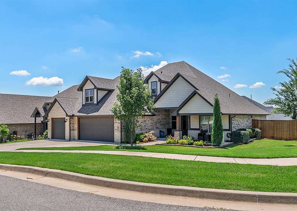 1st image of 812 Fox Hollow Dr