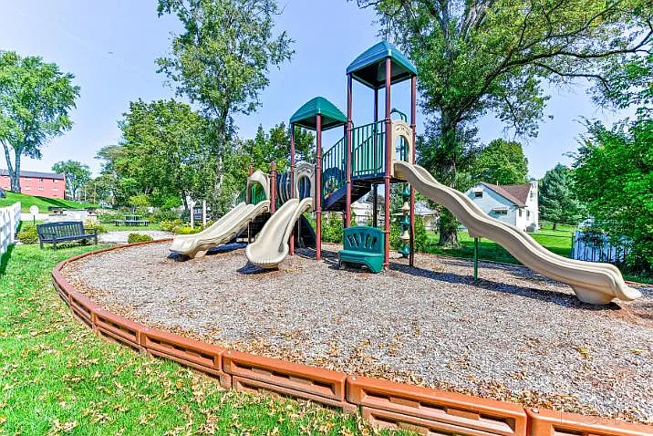 Maple Hill — Photo 3
