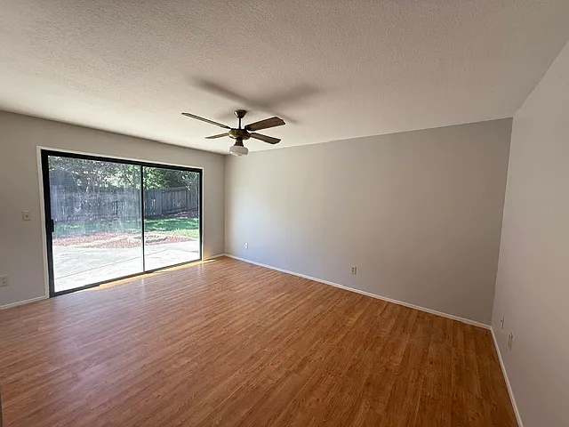 825 Cordwell Cir — Photo 3