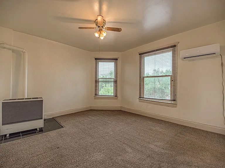 207 Midway Ave — Photo 30