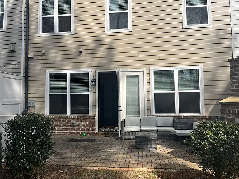 3235 Artessa Ln NE — Photo 10