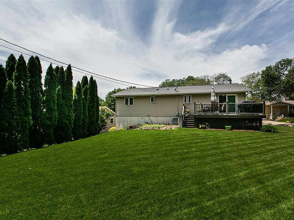 2nd image of 988 Richards Rd