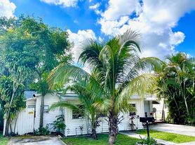 2308 Cleveland St, Hollywood, FL
