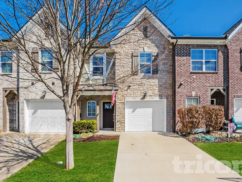 508 Hickory Leaf Ct