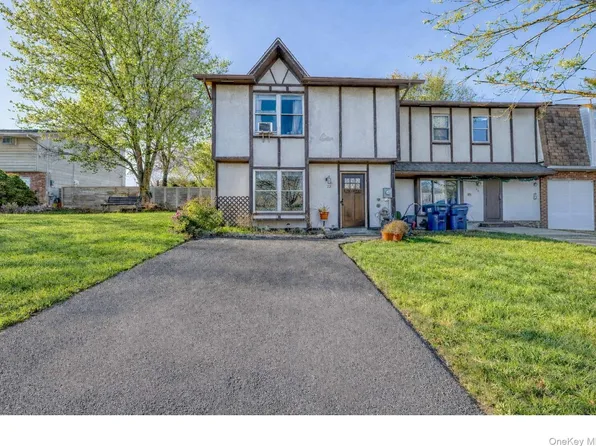 22 Red Barn Lane, Middletown, NY 10940