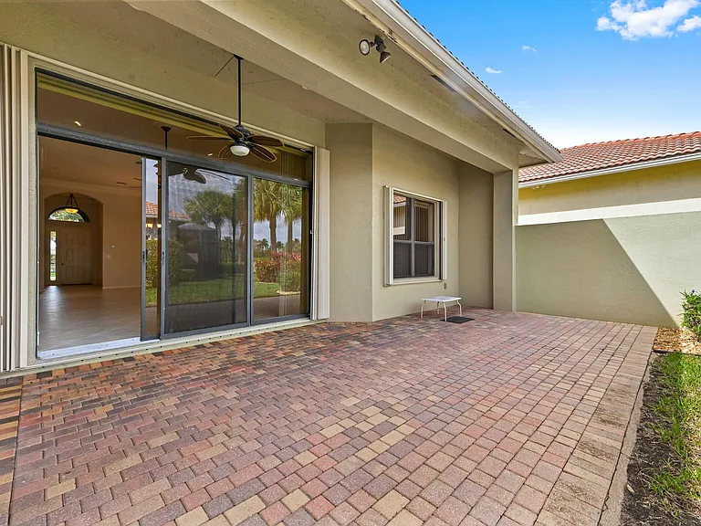 6823 Fabiano Cir — Photo 34