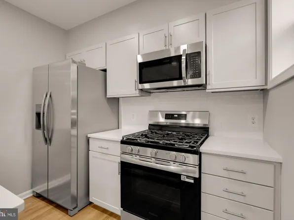 303 Seaton Pl NE APT 2, Washington, DC 20002