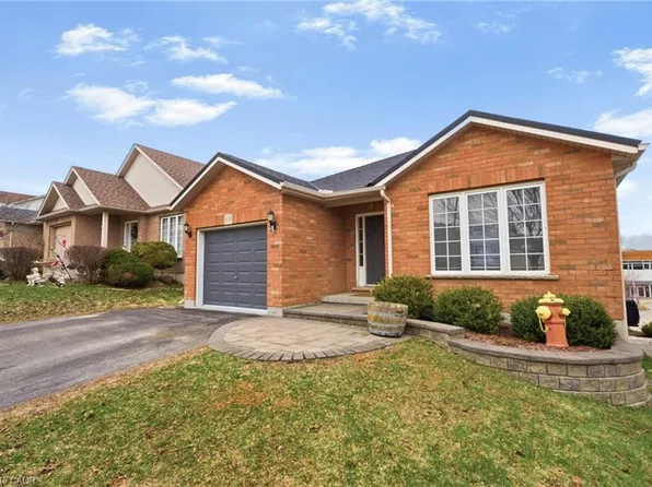 858 Stonegate Dr, Woodstock, ON N4V 1G4