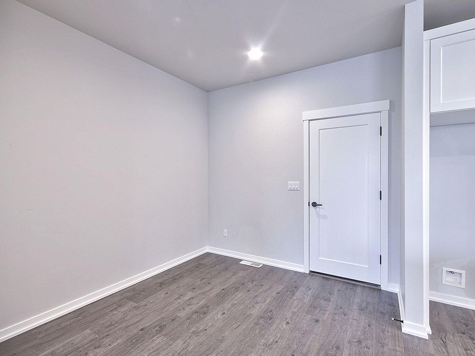 1st image of 5443 SE Logan Ln