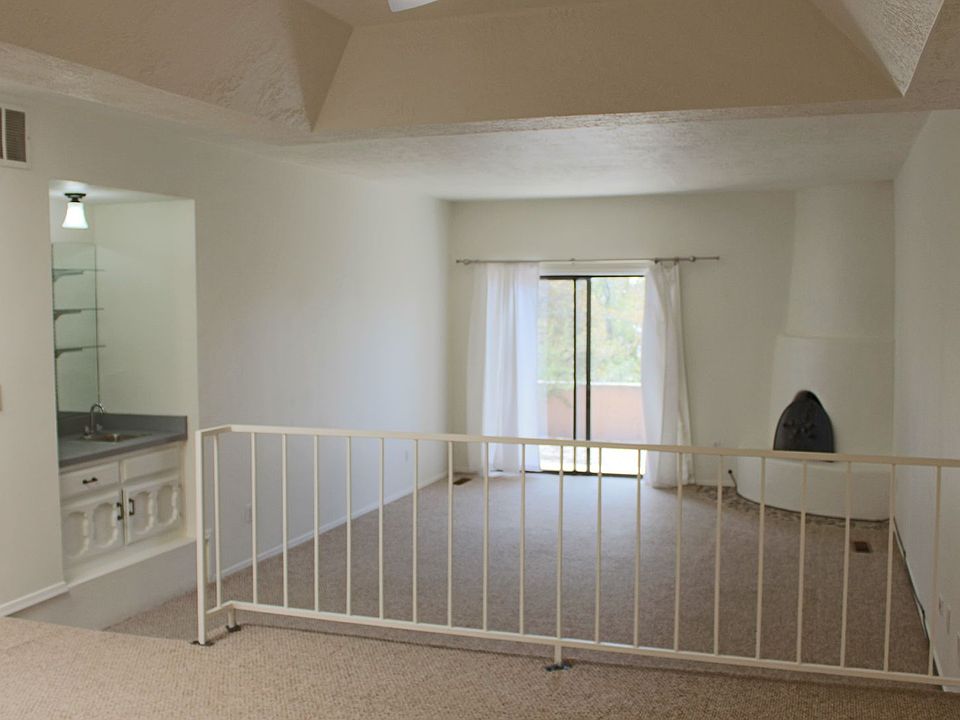 1st image of 258 Camino De La Sier