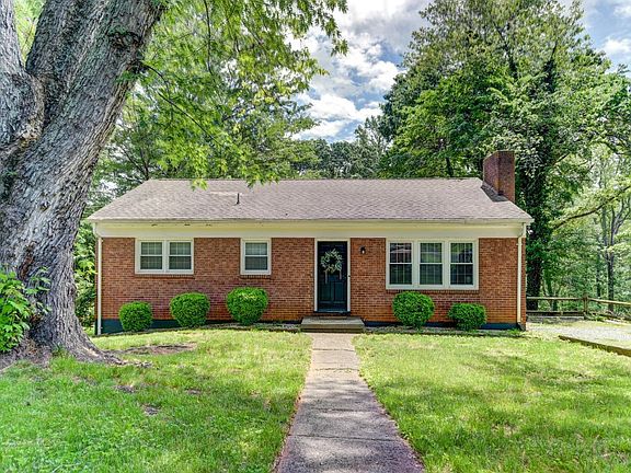 2nd image of 1026 Oakmont Cir