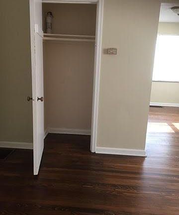 2nd image of 320 W Xenia Dr