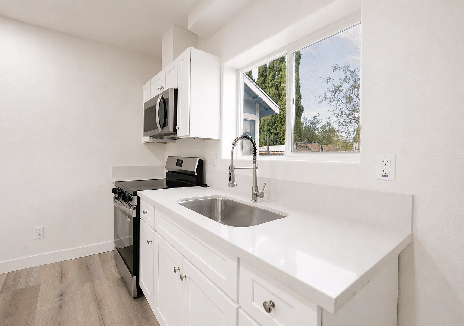 6187 Vanessa Street — Photo 4