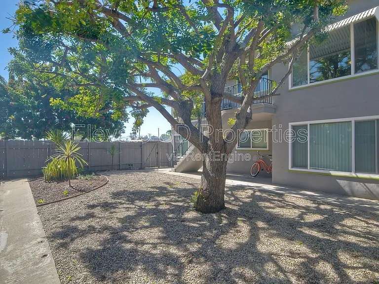 3557 1/2 College Ave — Photo 24