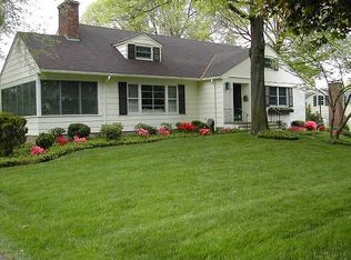 17 Barnsdale Rd, Madison, NJ 07940