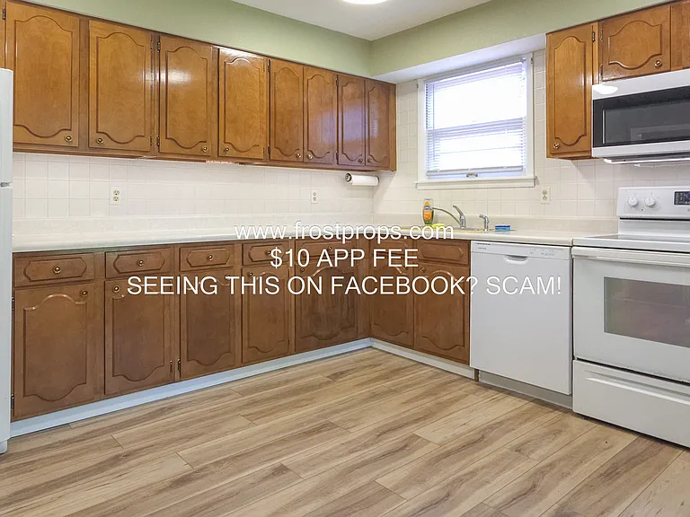 1310 Whitney Ln — Photo 8