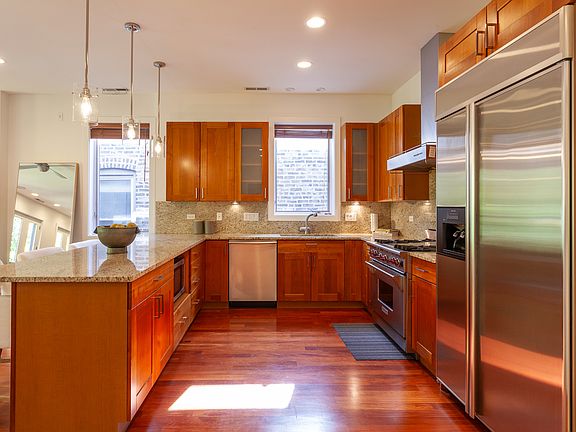 5th image of 838 N Winchester Ave APT 3