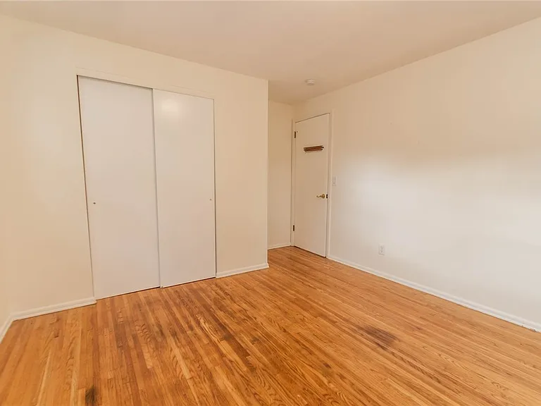 5 Adeane Dr W — Photo 14