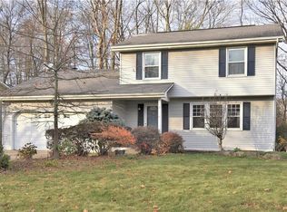626 Wendemere Dr, Hubbard, OH