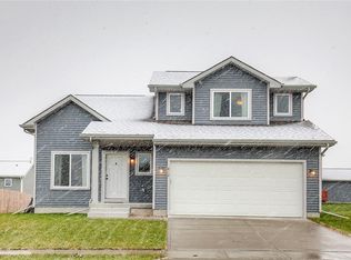 812 37th St SW, Bondurant, IA 50035