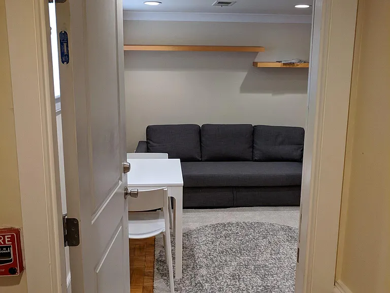 703 6th St NW #2 — Photo 5