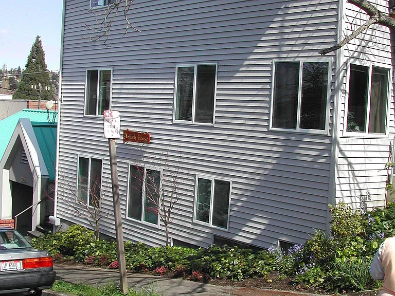 3114 3rd Ave W — Photo 1