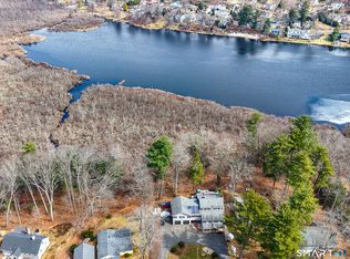 21 Lakeview Blvd, Avon, CT 06001