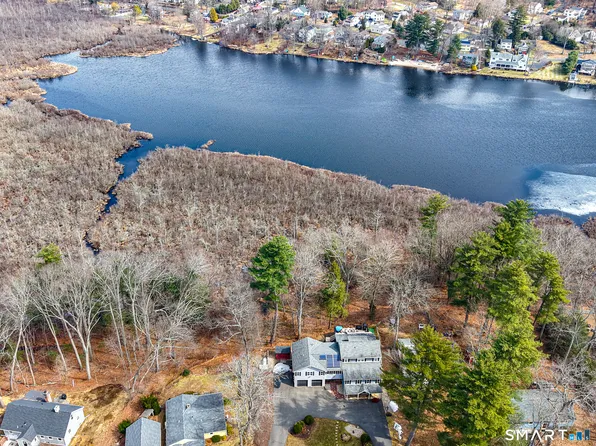 21 Lakeview Boulevard, Avon, CT 06001