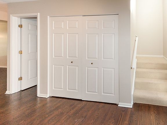 4th image of 15 Sommerset Ln