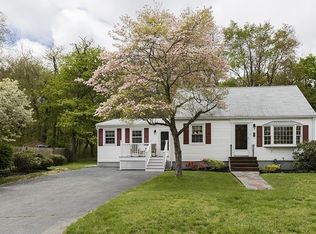 11 Courier St, Weymouth, MA 02190