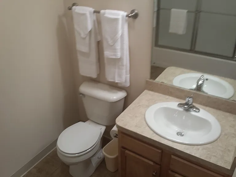 Aquamarine Apartments — Photo 24