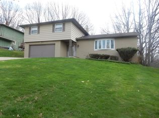 863 Wellmon St, Bedford, OH 44146