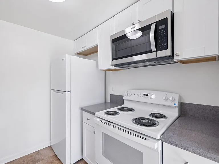 Newly upgraded, sparkling kitchen