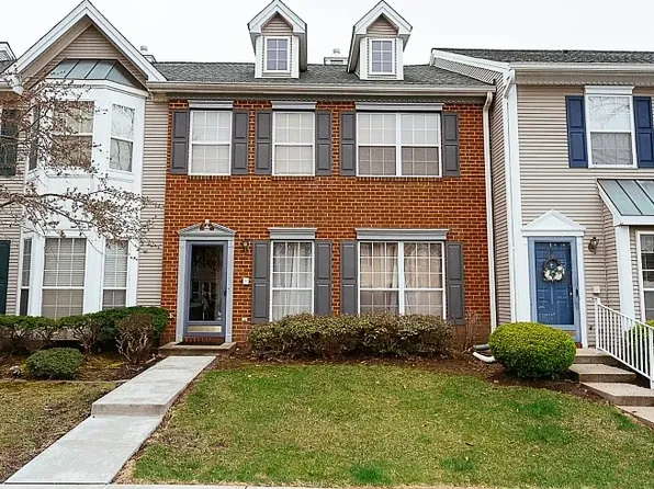 12 Diaz Ct #12, Franklin Park, NJ 08823