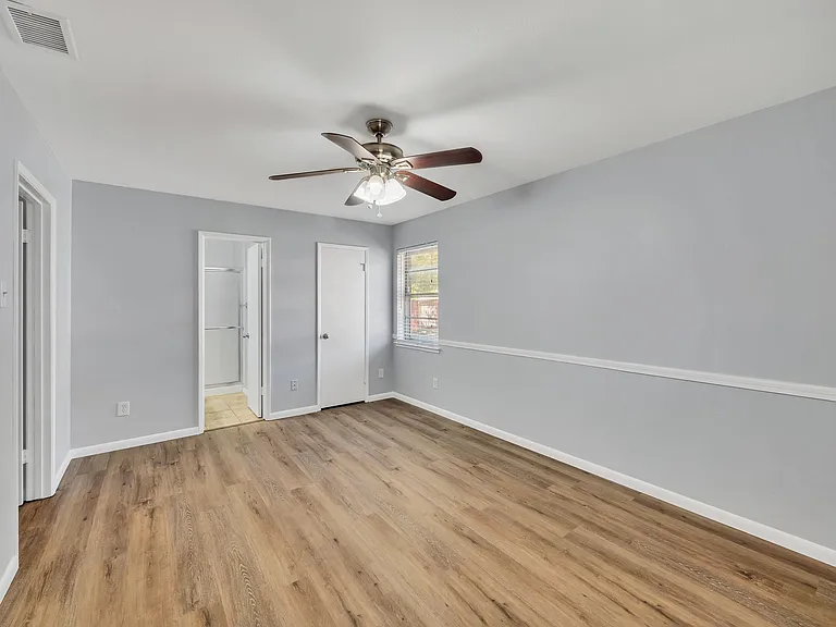716 Melrose Dr — Photo 16