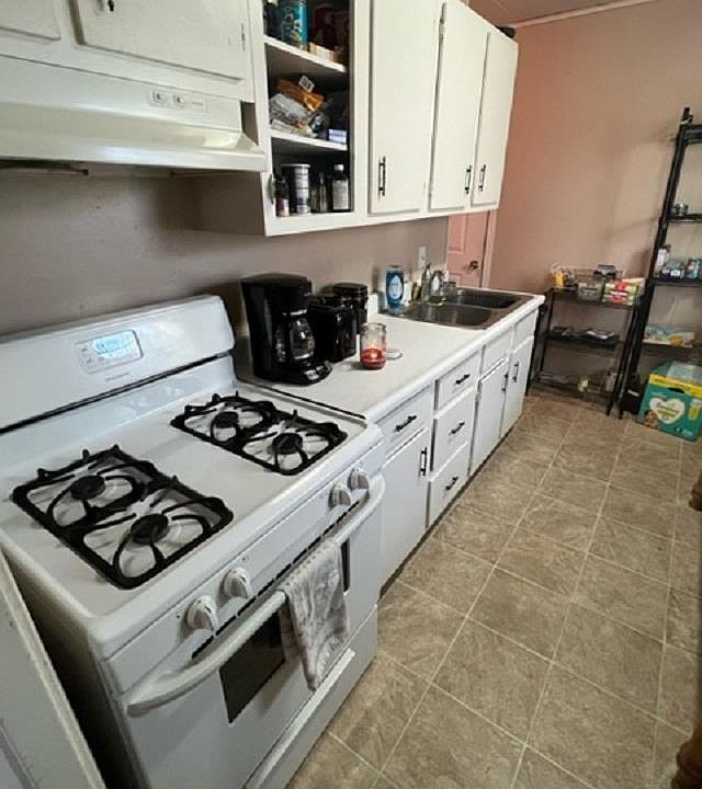 2nd image of 2172 Ulen Ln