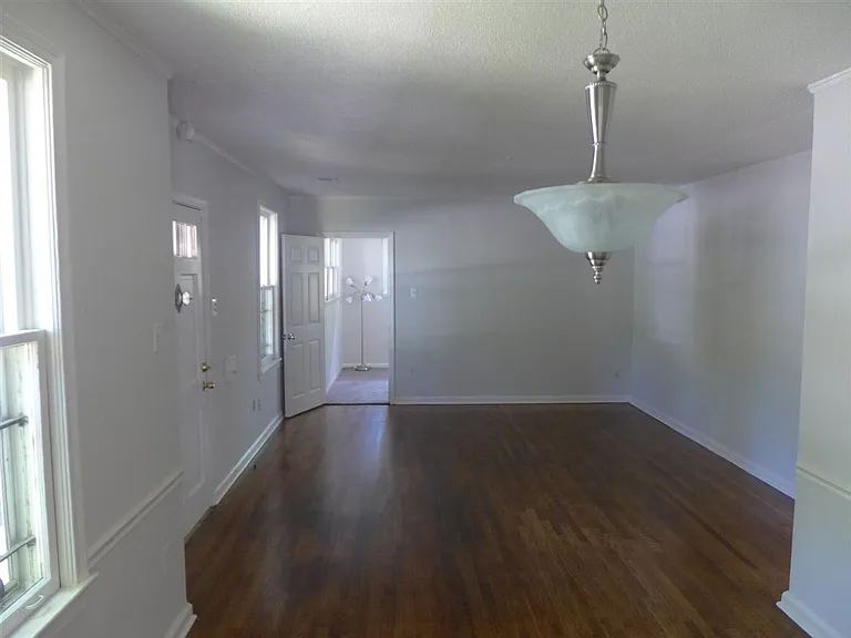 699 Shotwell St — Photo 3